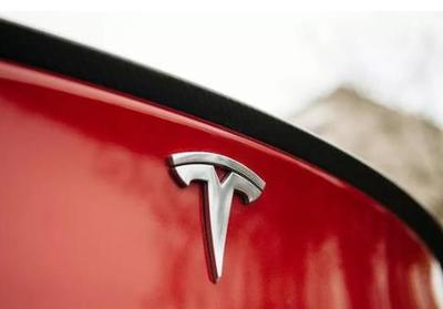 特斯拉超級工廠投產期限逼近，上海臨港基地卻無動工跡象